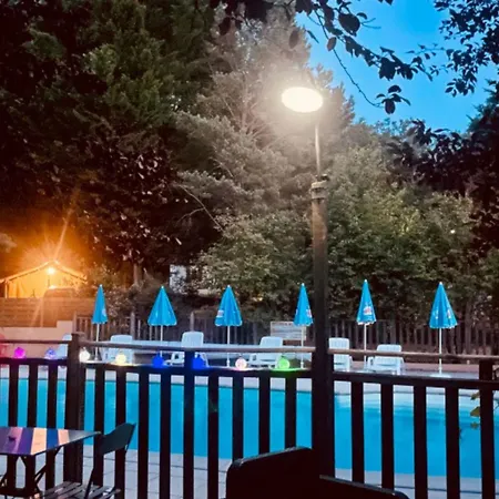 مكان تخييم Confort 6 Pers - Terrasse - Api-1-52-1032 Camon (Languedoc-Roussillon)