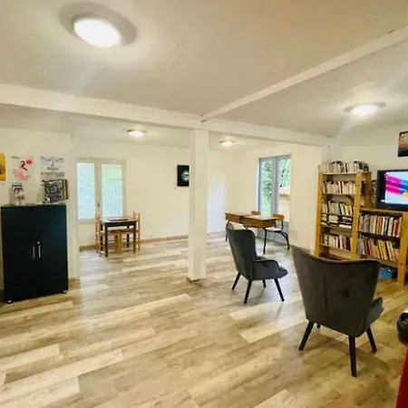 Confort 6 Pers - Terrasse - Api-1-52-1032 Camon (Languedoc-Roussillon)